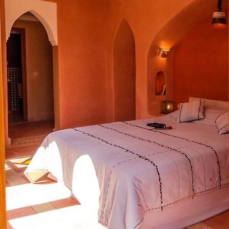 Riad Tigmi Kenza ティーズニート エクステリア 写真