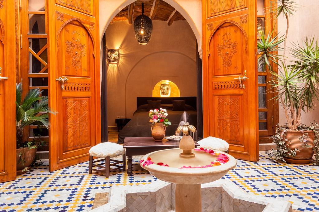 Riad Tigmi Kenza ティーズニート エクステリア 写真