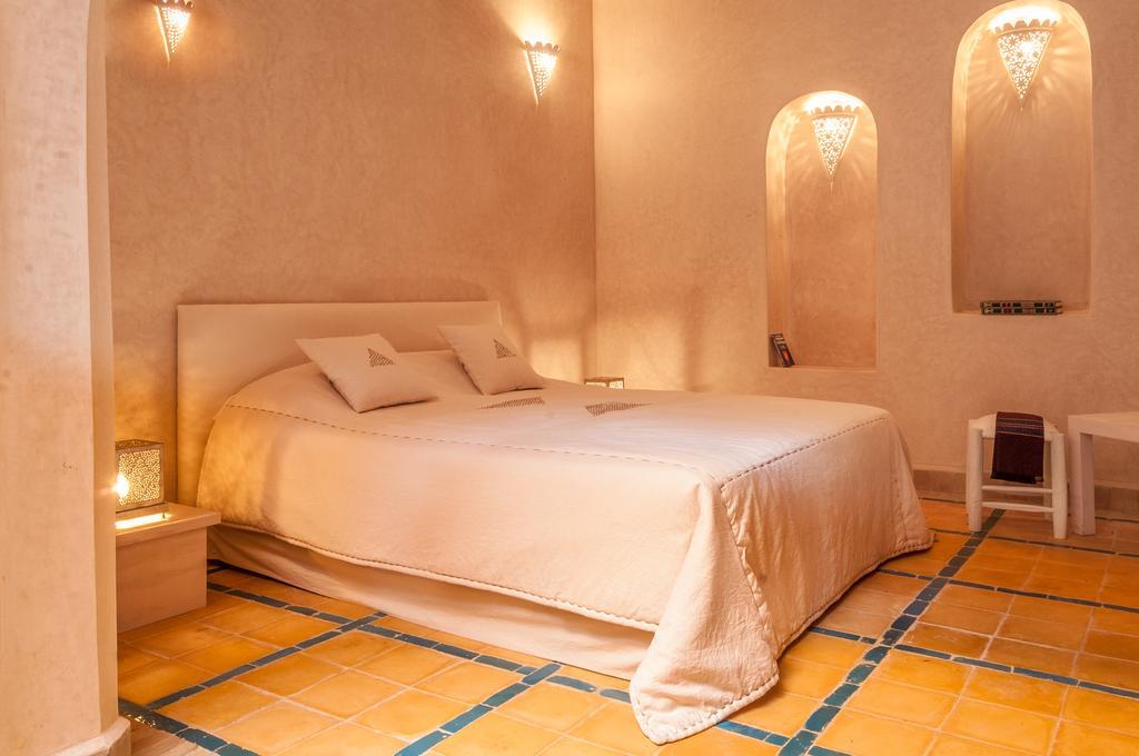 Riad Tigmi Kenza ティーズニート エクステリア 写真