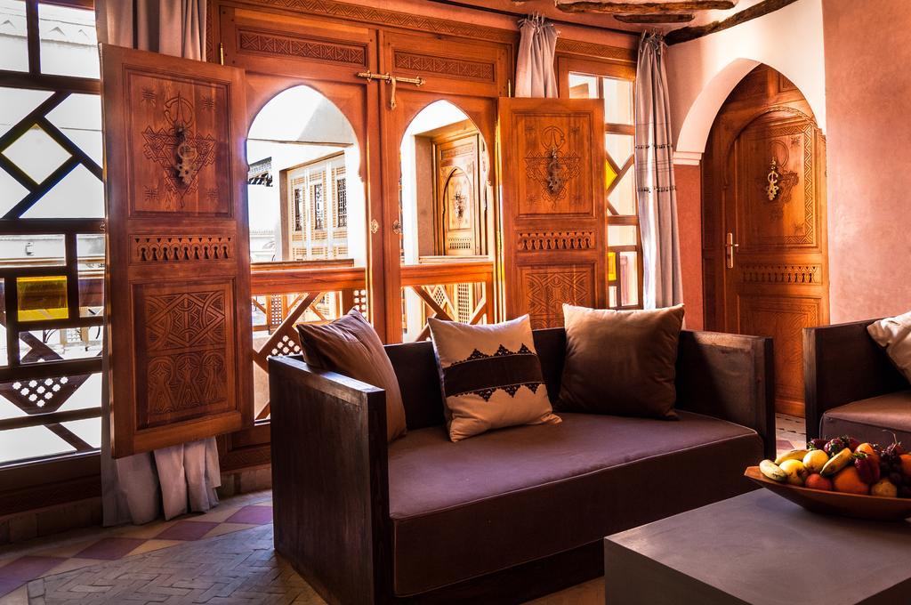 Riad Tigmi Kenza ティーズニート エクステリア 写真