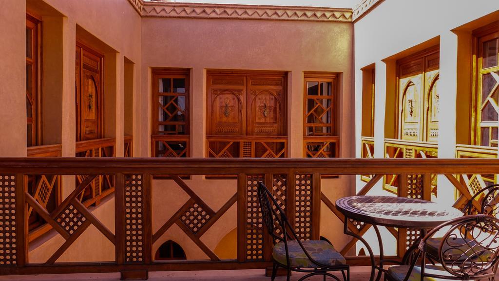 Riad Tigmi Kenza ティーズニート エクステリア 写真