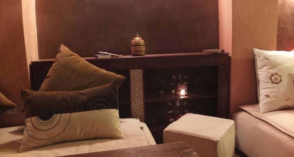 Riad Tigmi Kenza ティーズニート エクステリア 写真